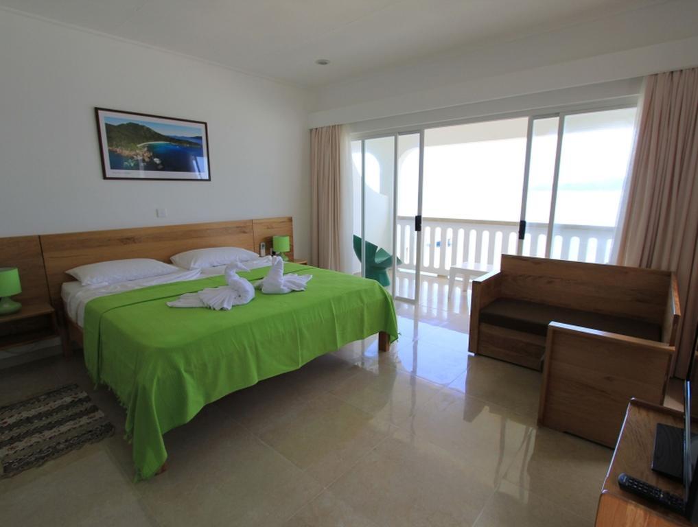 Marie-France Beach Front Apartments La Digue Room photo